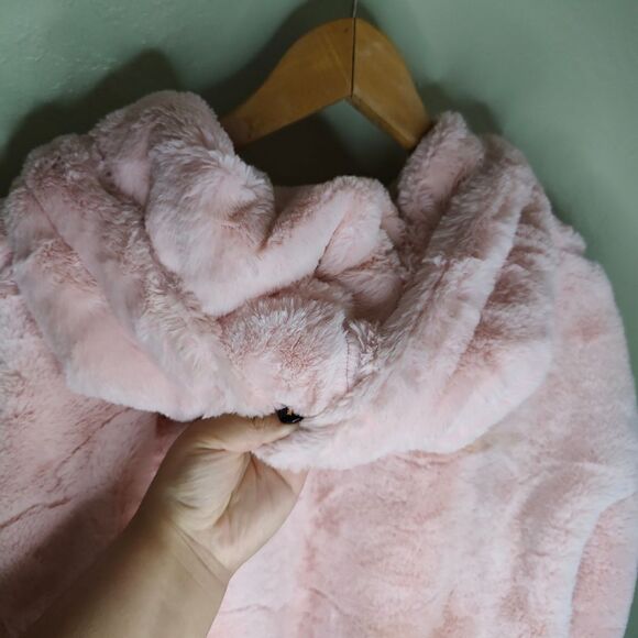 Hot Topic Pink Fuzzy Hoodie - Picture 10 of 11
